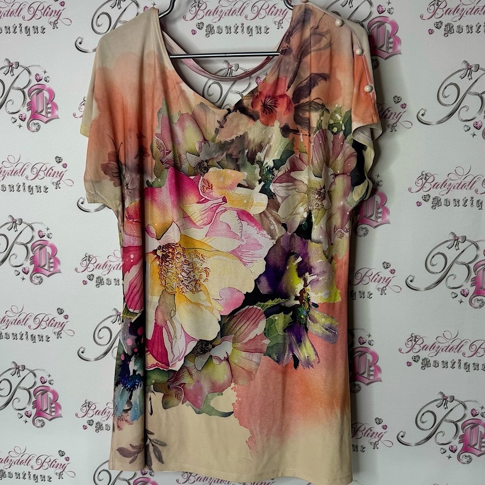 Roz & Ali tshirt button shoulders Orange Yellow Graphic Short Sleeve Blouse